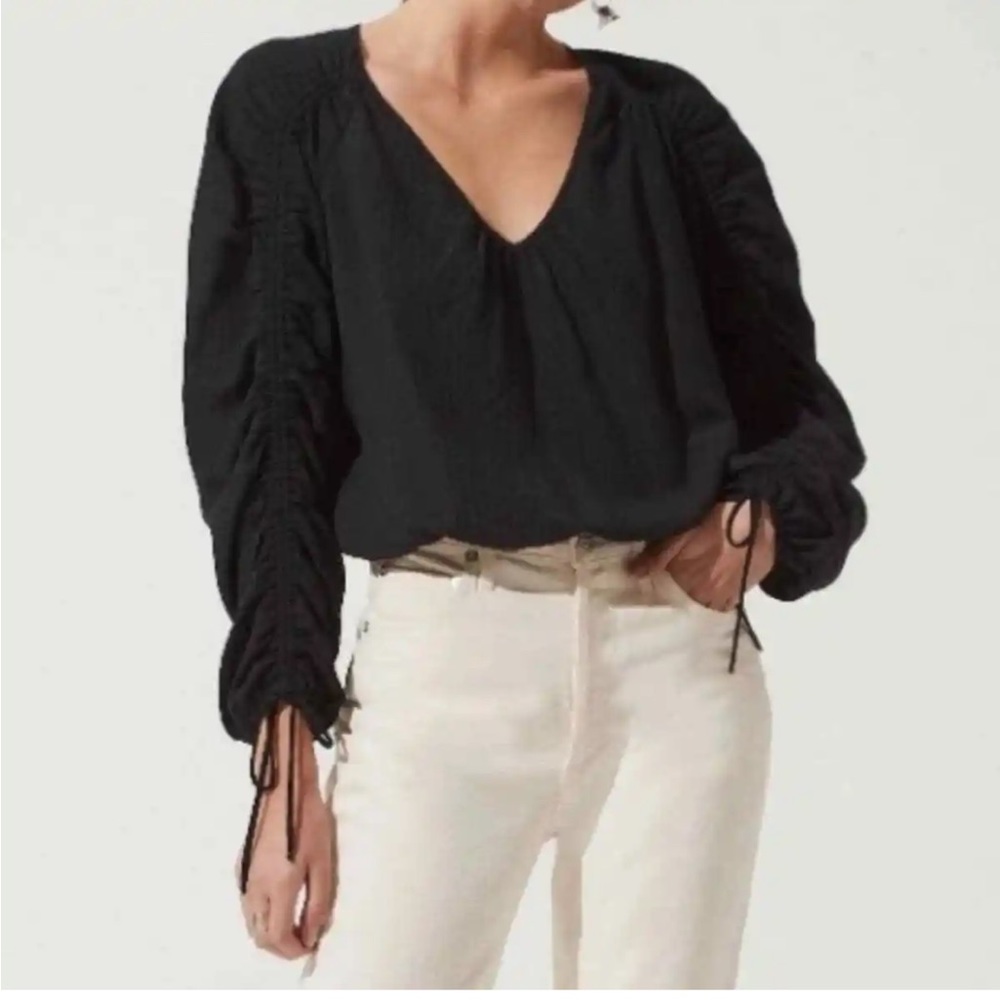 ASTR the Label Ruched Long Sleeve Shirt